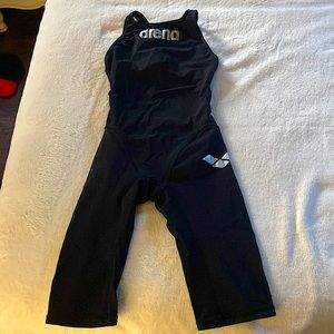 Arena Racing TechSuit for women/kids; SIZING: F-30, USA/UK-24, I-34, D-28, AUS-2